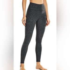 CAROVIA Women's Black/Grey Cheetah Print High Waisted Yoga Leggings Size Small